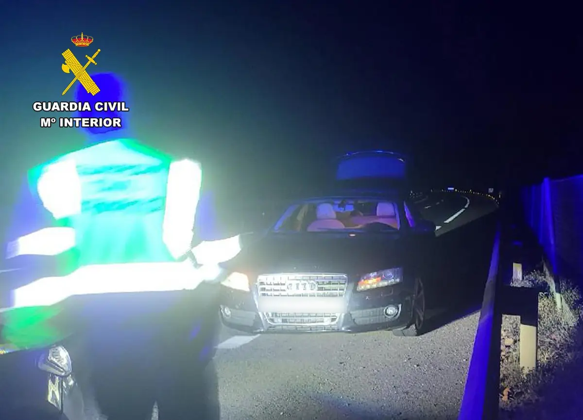 Detienen a un joven por conducir 14 km en sentido contrario y ebrio en ...