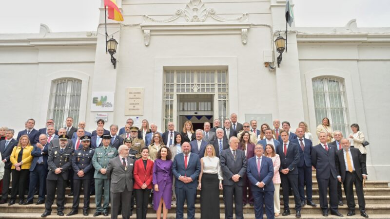 La presidenta destaca la importancia del Derecho en la democracia durante el nombramiento de nuevos