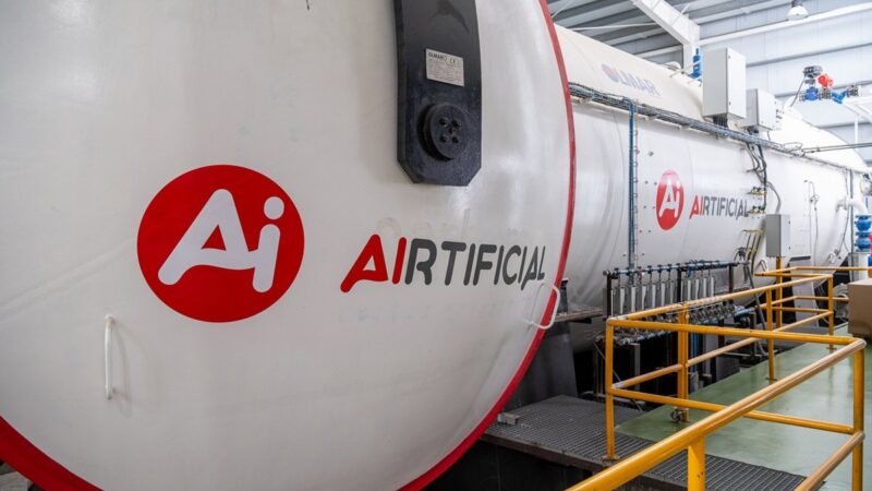 Airtificial cierra su mayor contrato para la fabricación de ‘sticks’ de vuelo en Sevilla,