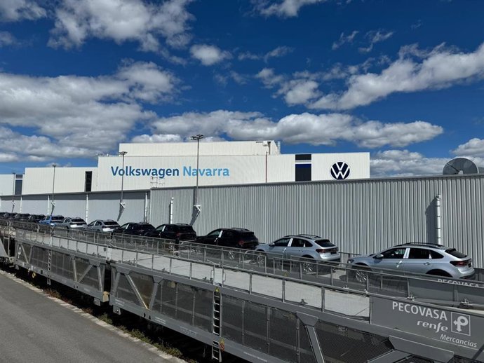 Volkswagen Navarra inicia un servicio ferroviario de transporte de vehículos entre Pamplona y