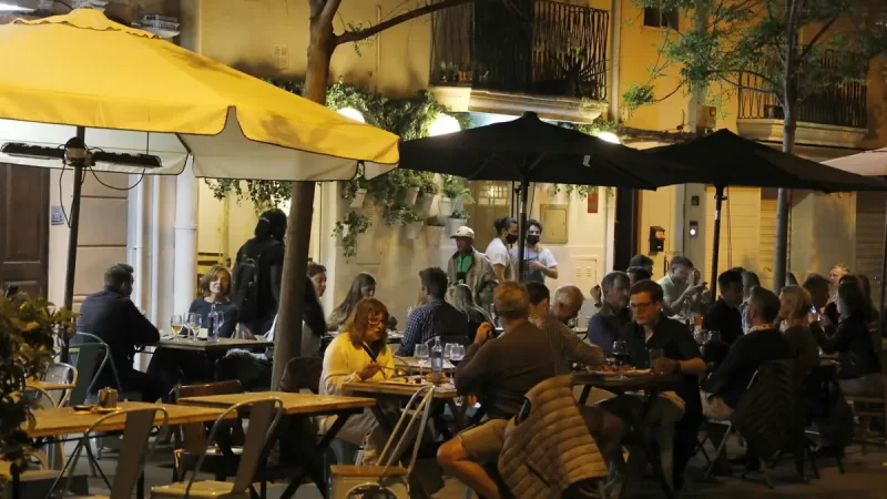 El paro aumenta en 39.800 personas en el primer trimestre en Baleares y se pierden 40.800 empleos
