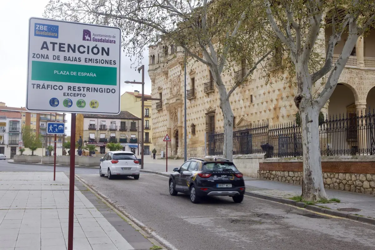 El TSJCM suspende la ZBE de Guadalajara y el Ayuntamiento refuerza su posición tras el fallo