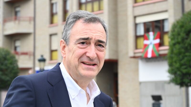 Esteban cancela reunión con Moncloa por «falta de respeto» del PSE al publicar foto divertida en