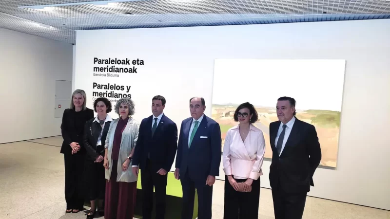 Galán y el Lehendakari inauguran en Bilbao la exposición 'Paralelos y meridianos. Colección