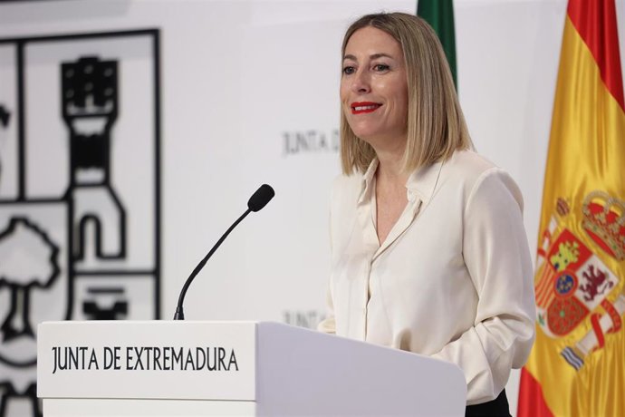 Guardiola aumenta a 10 las consejerías del Gobierno extremeño y nombra a Abel Bautista como