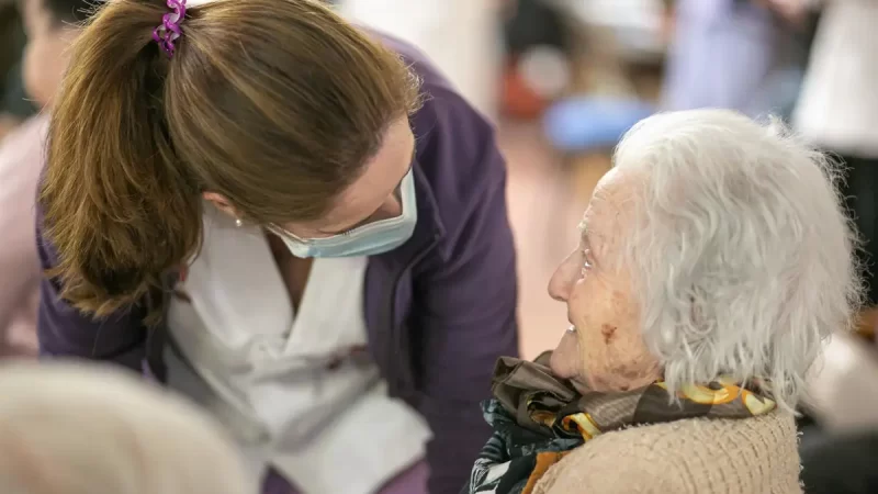 Residencias de mayores en C-LM requieren una actualización de tarifas debido al aumento de costos