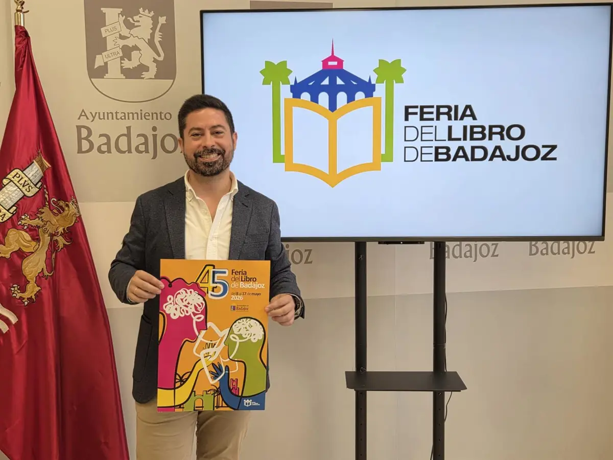 Juan Soto Ivars presentará sus últimas obras en la Feria del Libro de Badajoz este año.