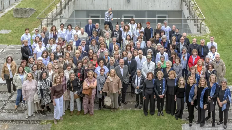 Valdecilla rinde homenaje a los 135 profesionales jubilados en 2025: «El hospital es mejor gracias