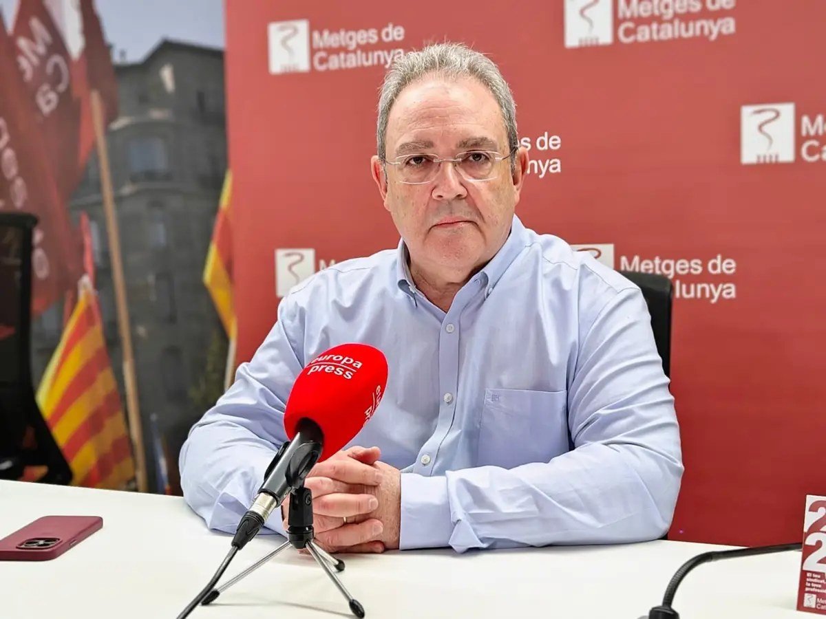 Metges de Catalunya solicita a Illa que intervenga en las negociaciones con Salut