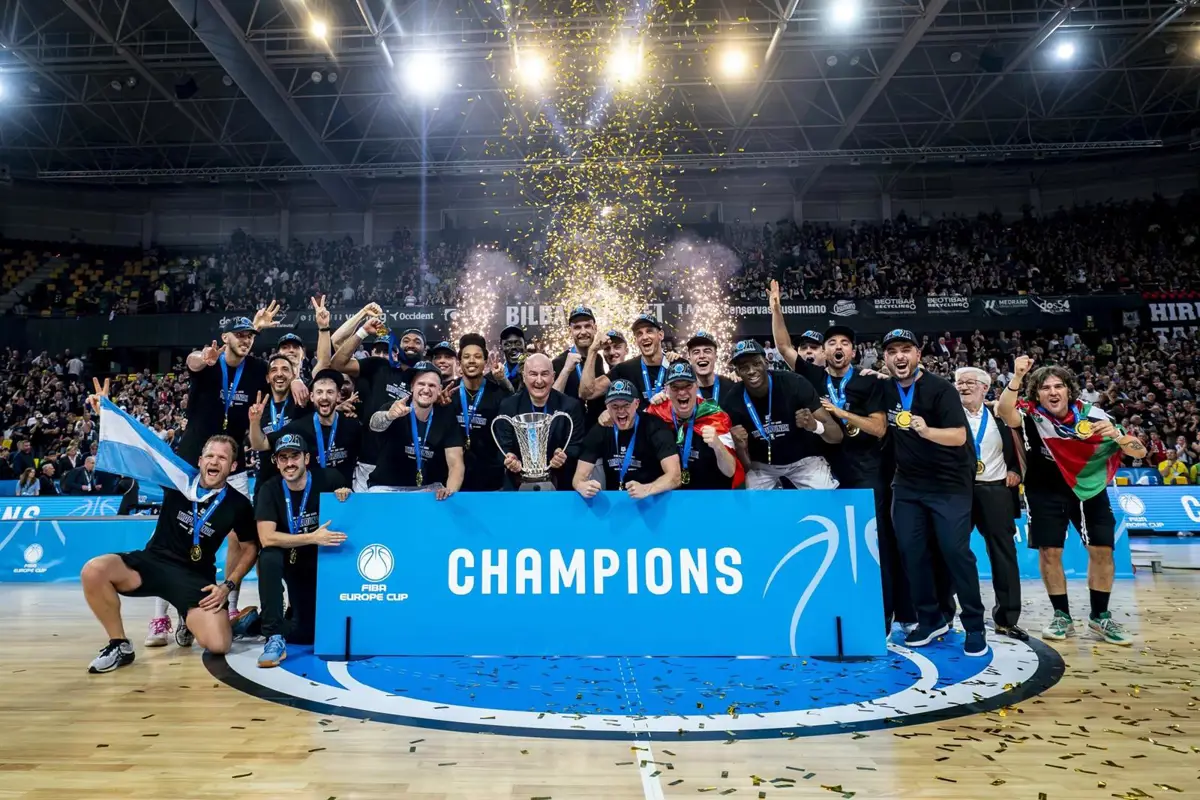 El Bilbao Basket se corona campeón europeo tras remontar al PAOK en una emocionante final