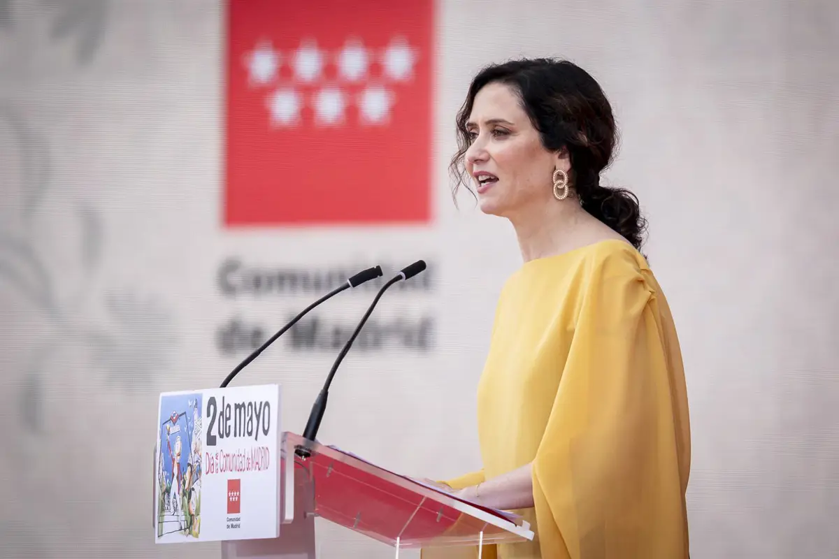 Ayuso excluye al Gobierno del Dos de Mayo hasta que cese el «boicot» y les sugiere ir a «petardear»