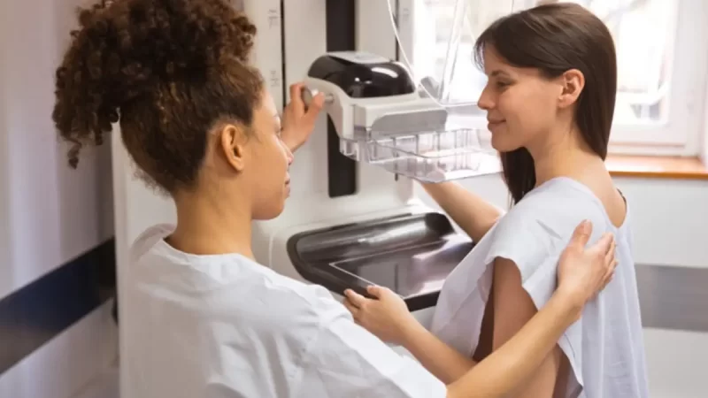 El SES convoca a más de 8.800 mujeres extremeñas a mamografías en mayo para detección de cáncer