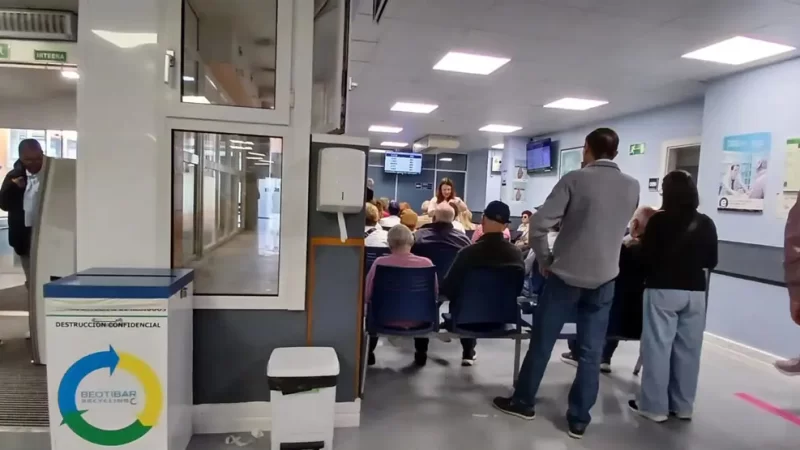 Osakidetza facilitará operaciones en centros concertados a 1.800 vascos con esperas superiores a 6