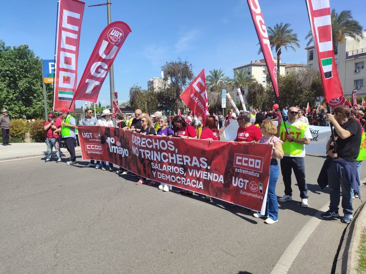 CCOO y UGT marchan en Mérida el 1 de mayo para defender la democracia y oponerse al pacto PP-Vox