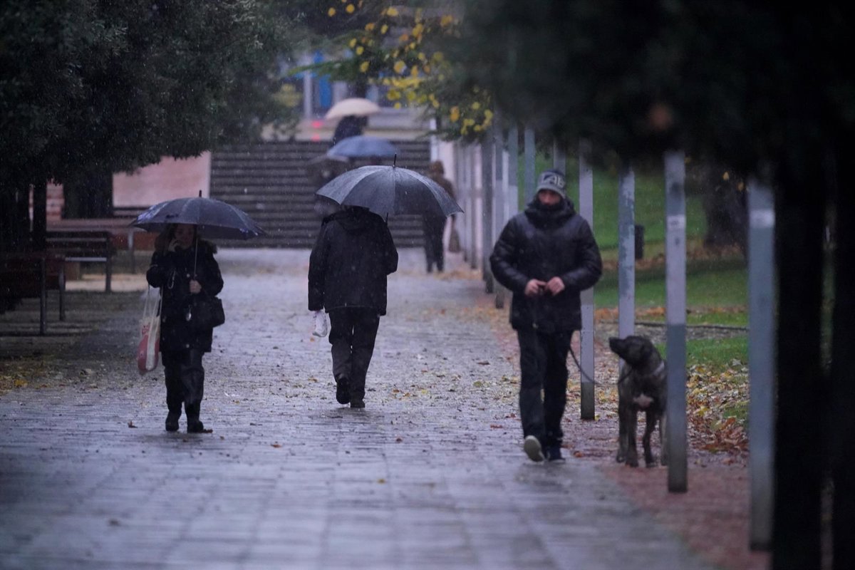Euskadi emitirá un nuevo aviso amarillo el domingo por fuertes precipitaciones en la tarde