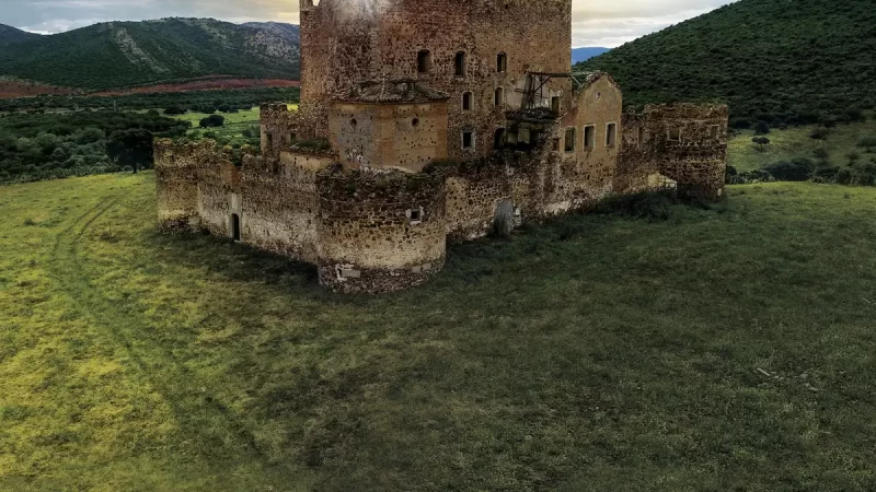 Castillo de Guadalerzas en Los Yébenes, una experiencia única en el programa 12 meses, 12