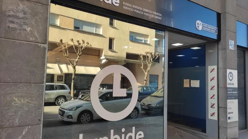 Lanbide aporta 18.900 euros para contratar indefinidamente a licenciados mayores de 55 años con