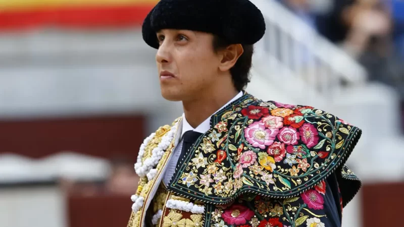 Roca Rey comunicó que no participará en Valladolid el 10 de mayo debido a una lesión