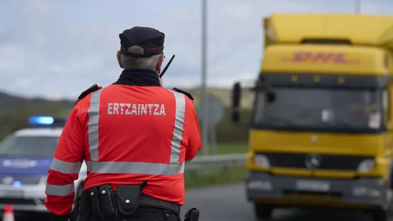 La Ertzaintza llevará a cabo en mayo dos operativos de control de vehículos pesados en las
