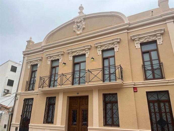Burjassot recibe las obras del Teatre El Progrés antes de su próxima reapertura, según los