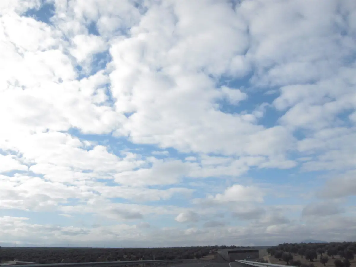 El mes de abril tuvo temperaturas «extremadamente cálidas» en Castilla-La Mancha, con 15,5ºC de