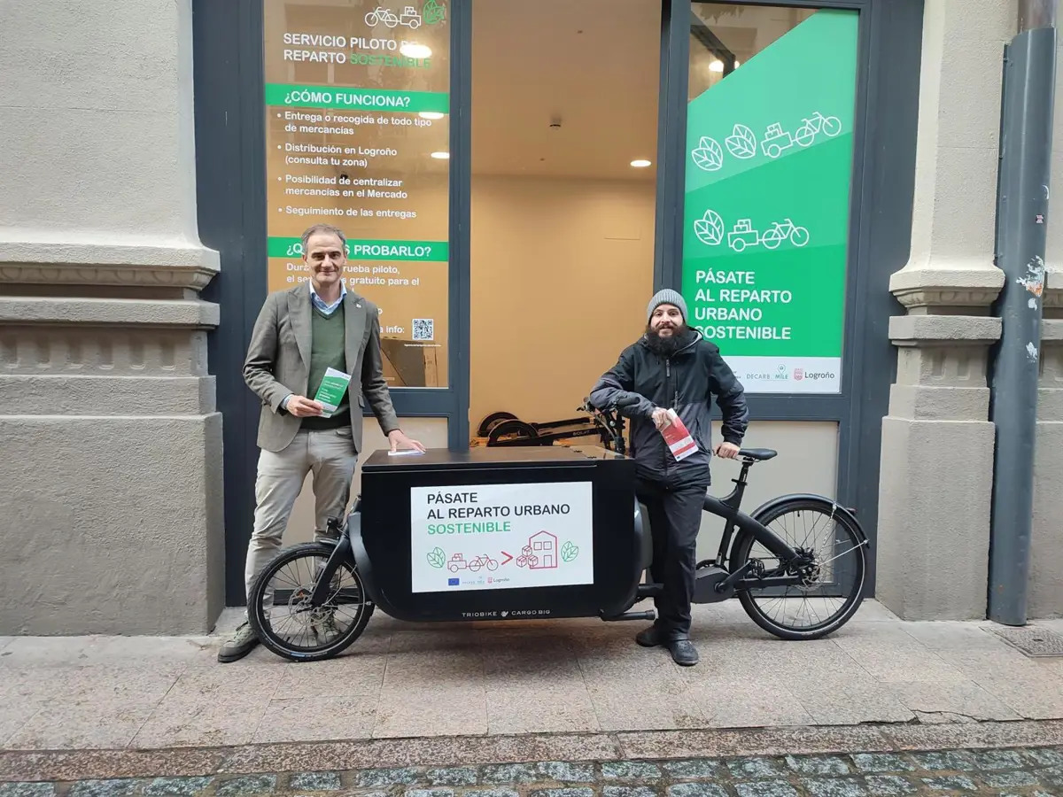 El comercio logroñés comienza una prueba piloto de reparto sostenible gratuito en bicicleta