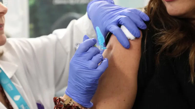 Sanidad aplica alrededor de 1,2 millones de vacunas contra la gripe en la Comunitat Valenciana