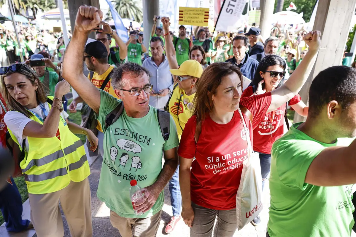 STEPV, CCOO y UGT no aceptan el calendario de negociación de Educación y piden reanudarla este